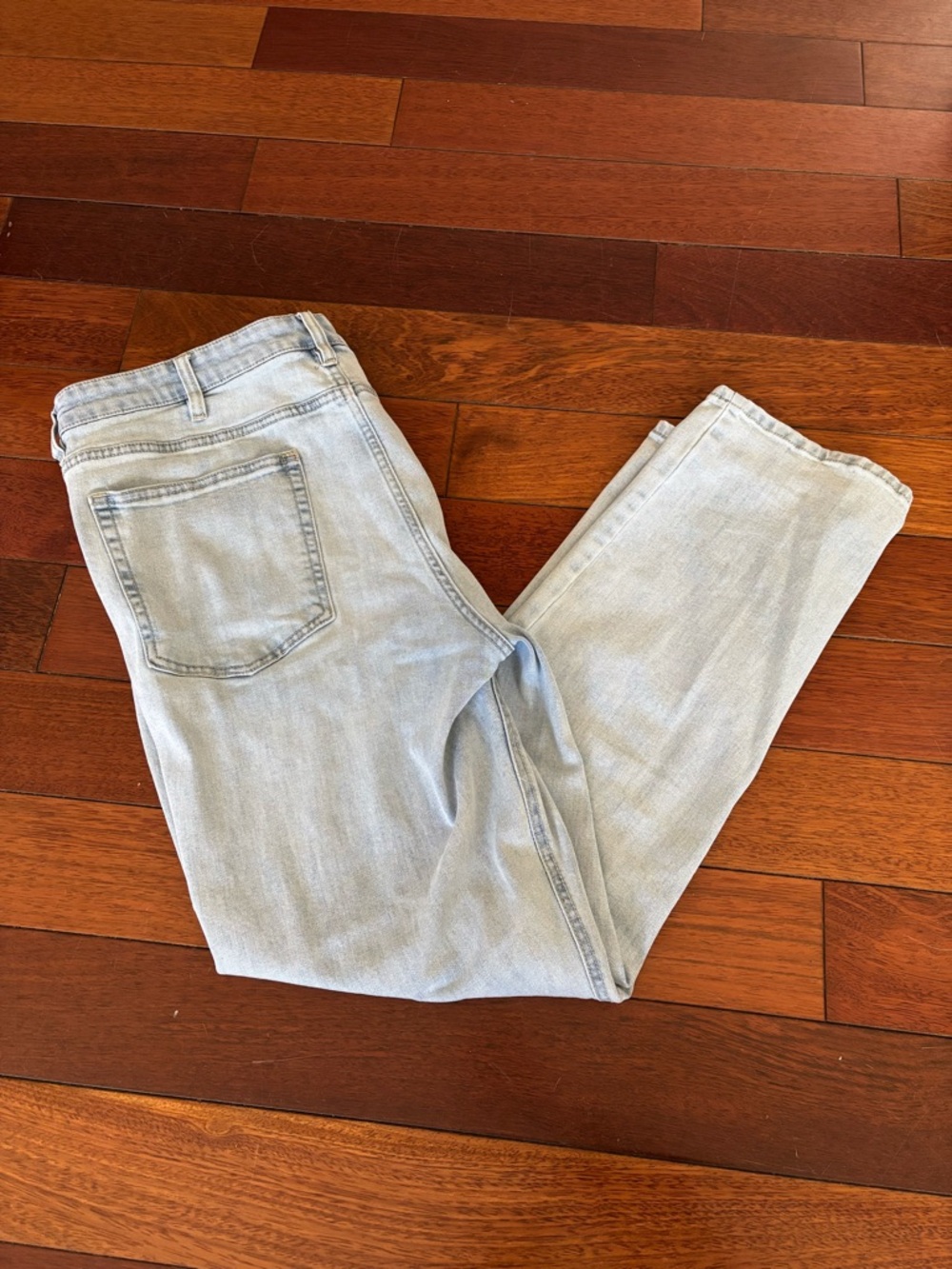 Relaxed Fit Men’s Jeans in Light Denim Blue
